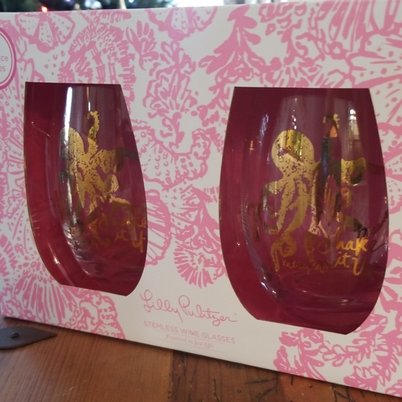 🌴 Lilly Pulitzer Wine Glasses, Stemless - Picture 3 of 5